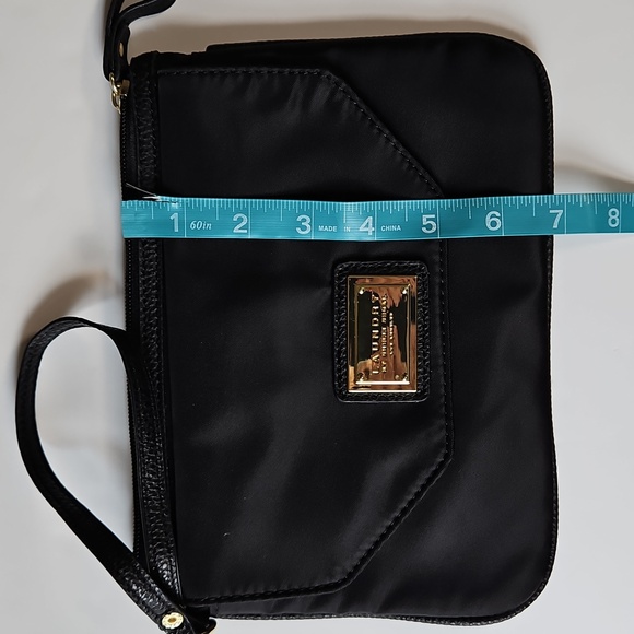 Laundry By Shelli Segal Wristlet Black Nylon  Zip Open Magnet Flap Closure - Picture 8 of 8